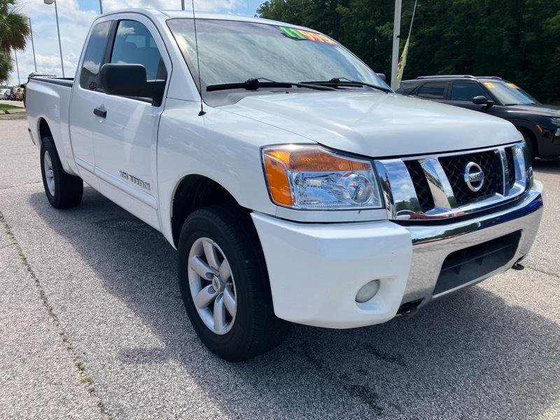 Nissan Titan SV King Cab 4WD 2012