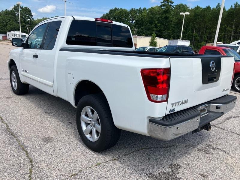 Nissan Titan SV King Cab 4WD 2012