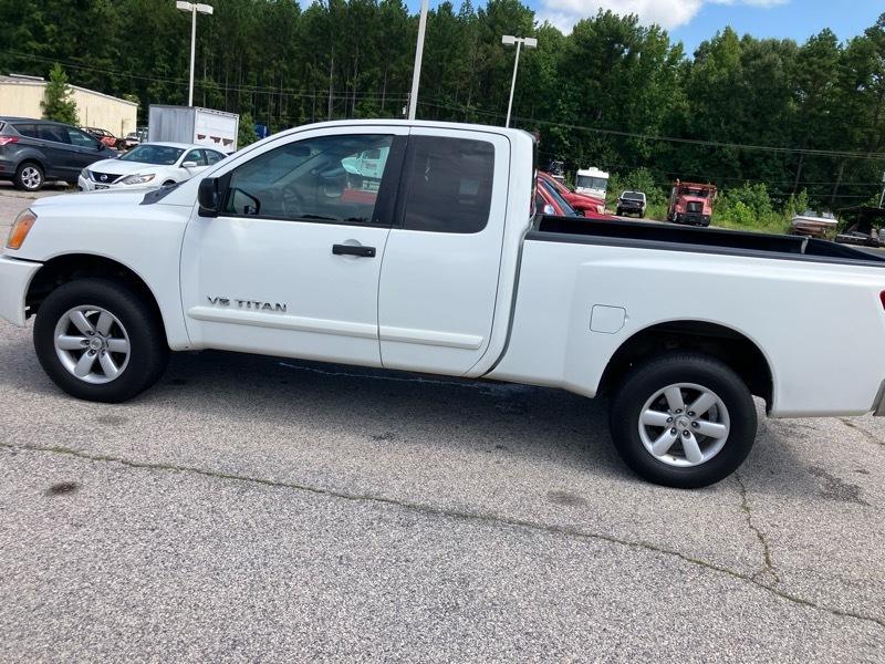 Nissan Titan SV King Cab 4WD 2012