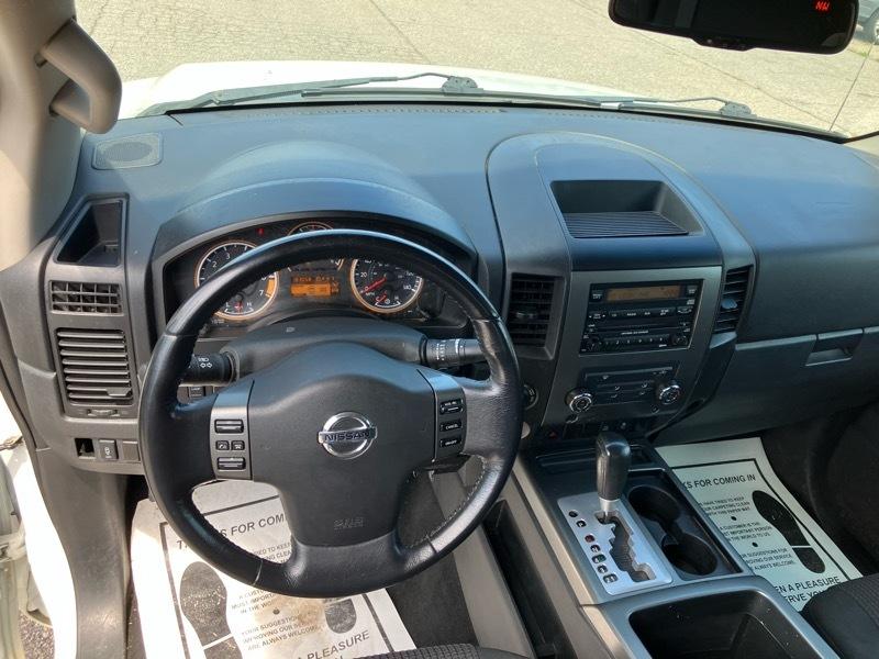 Nissan Titan SV King Cab 4WD 2012