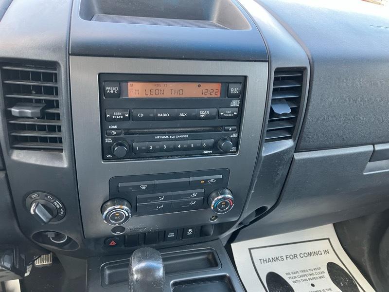 Nissan Titan SV King Cab 4WD 2012