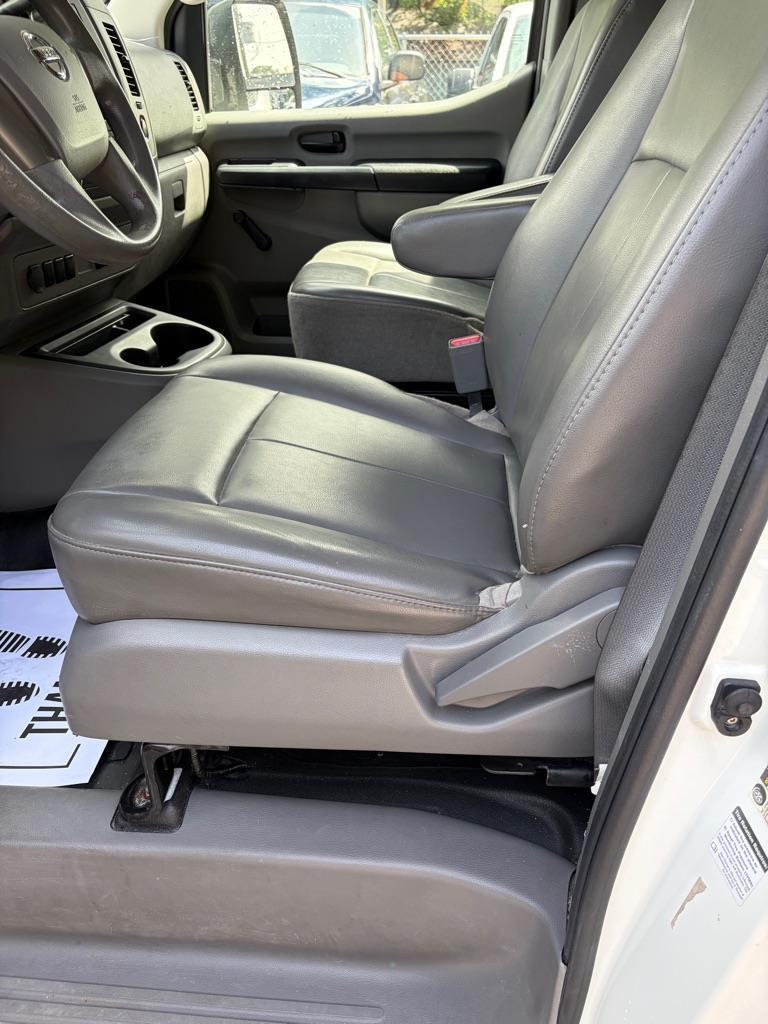 Nissan NV Cargo  2013