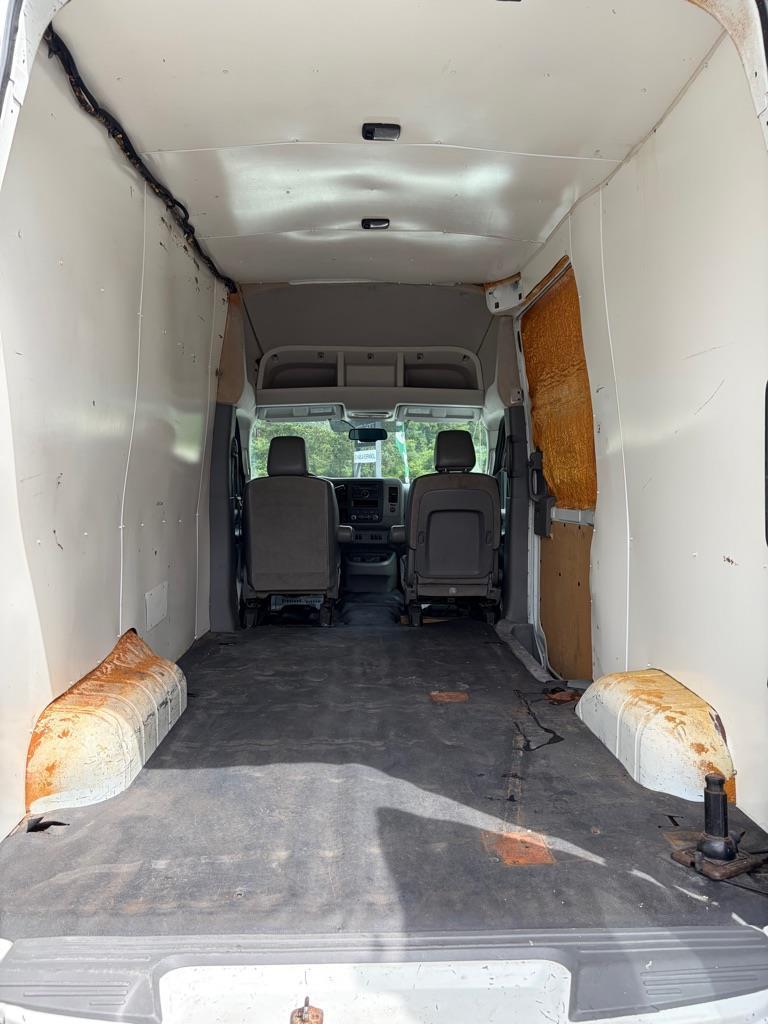 Nissan NV Cargo  2013
