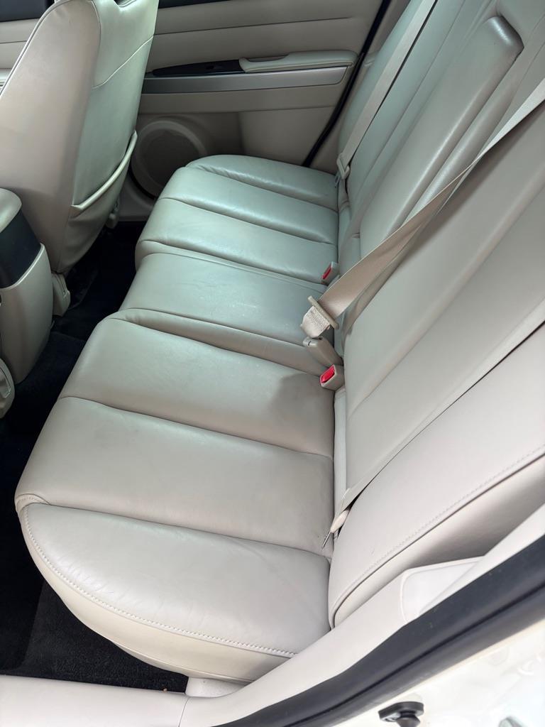 Mazda CX-7  2010
