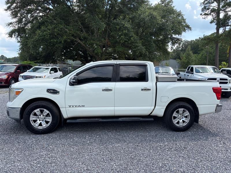 Nissan Titan  2017