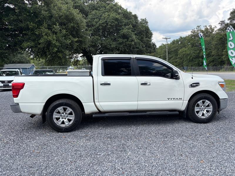 Nissan Titan  2017