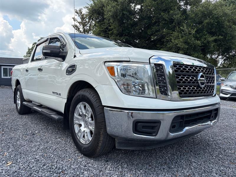 Nissan Titan  2017