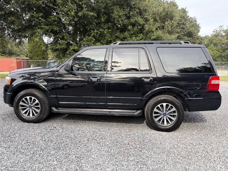 2017 Ford Expedition XLT - Photo 2