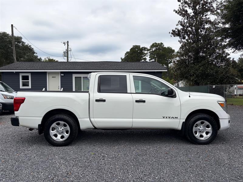 Nissan Titan  2021