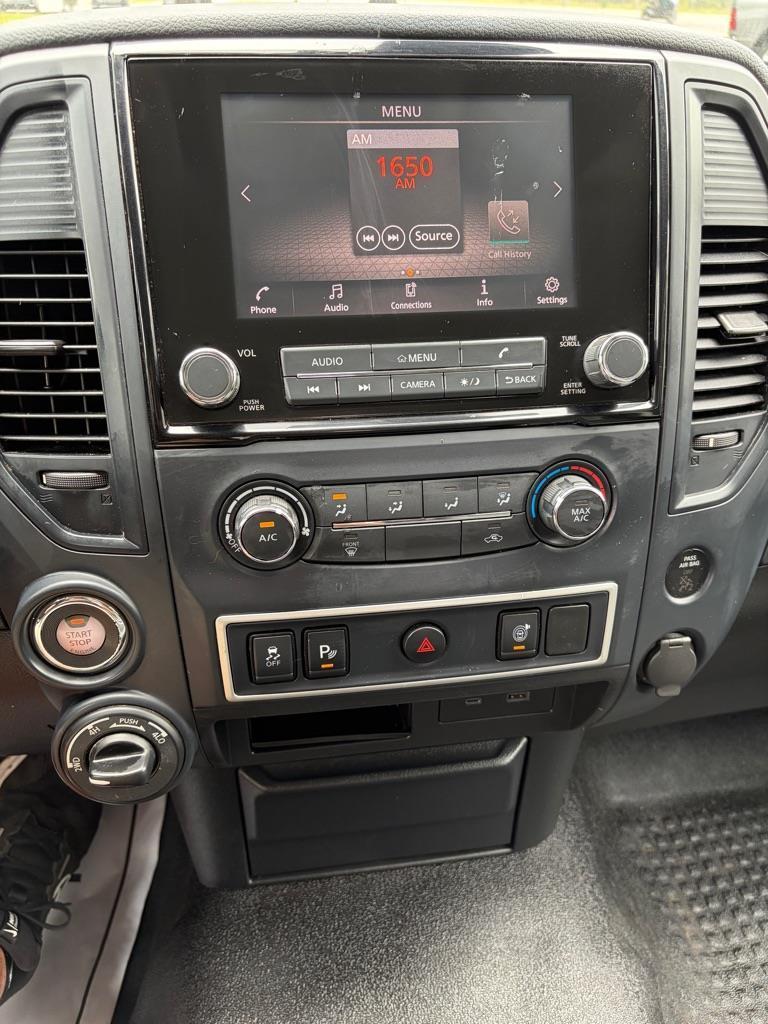 Nissan Titan  2021