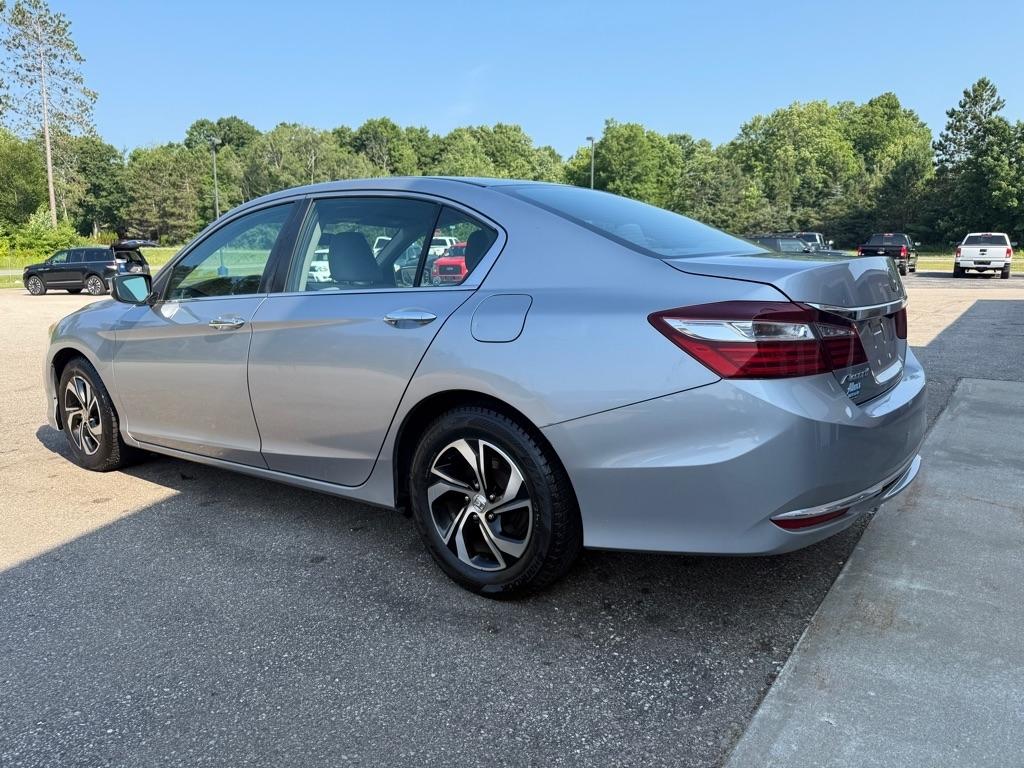 2016 Honda Accord LX - Photo 6