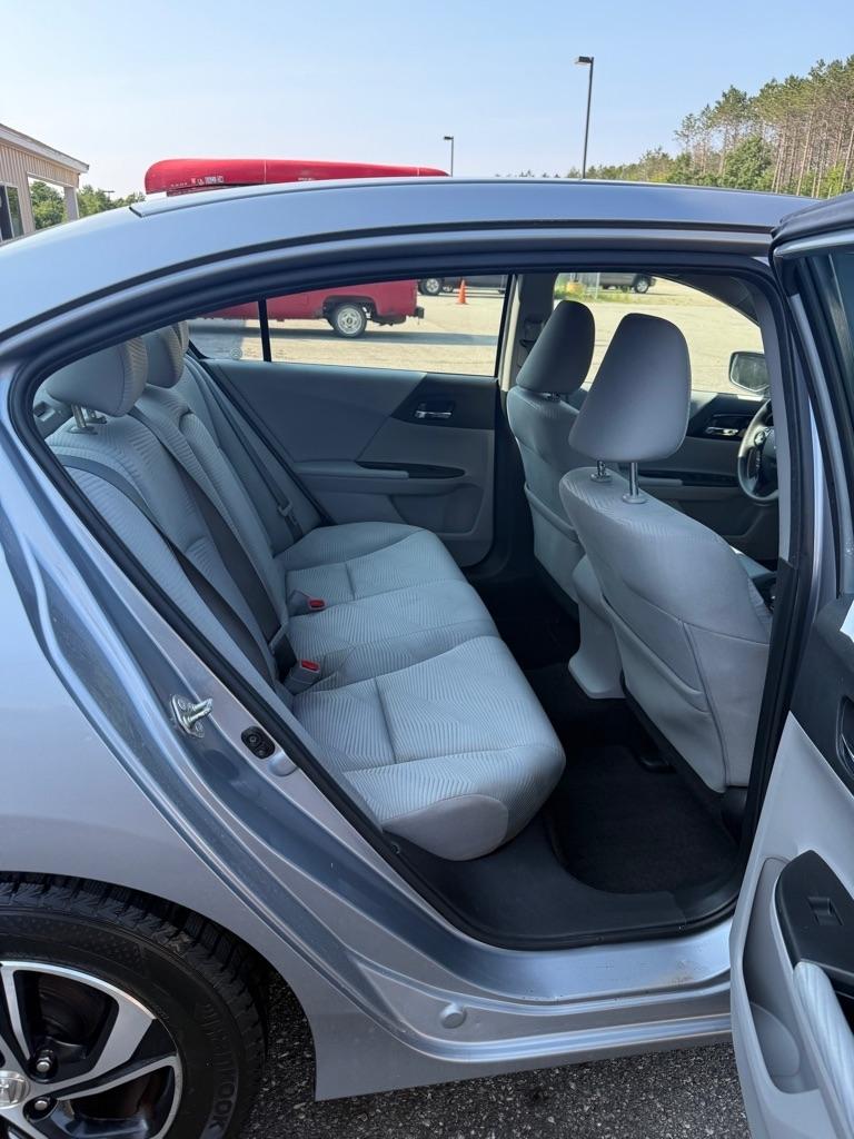 2016 Honda Accord LX - Photo 17