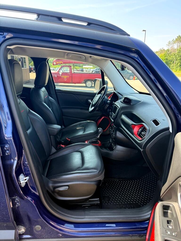 2017 Jeep Renegade Trailhawk photo 14