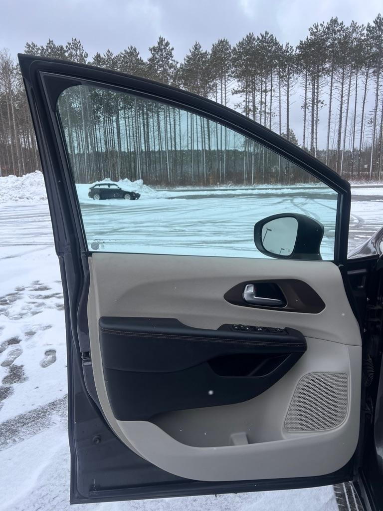 Chrysler Pacifica  2017