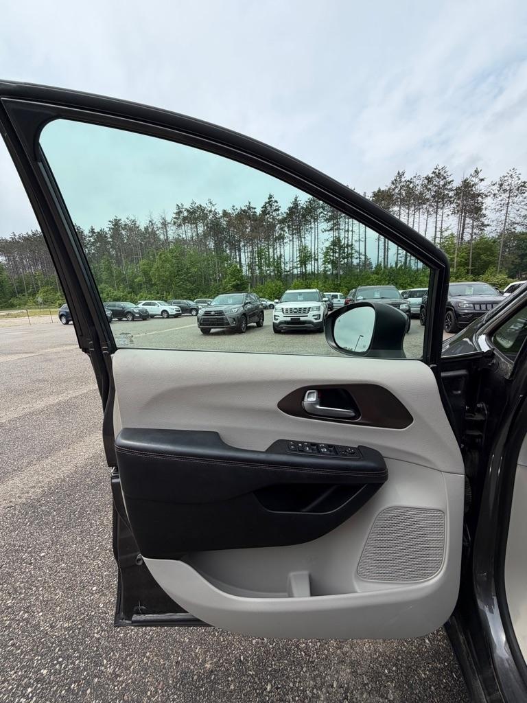 Chrysler Pacifica  2017