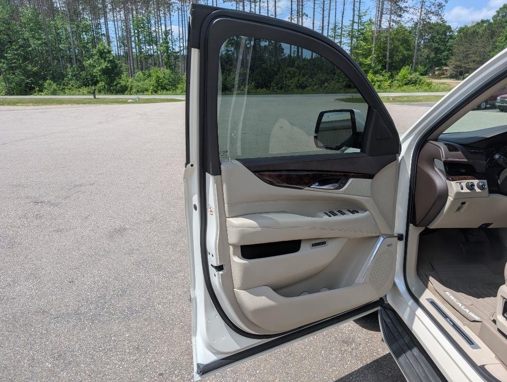 Cadillac Escalade  2015