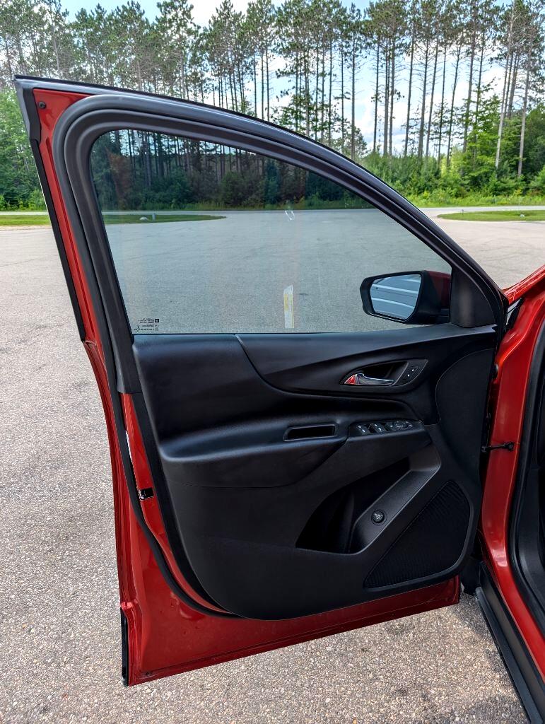 2020 Chevrolet Equinox LT photo 12