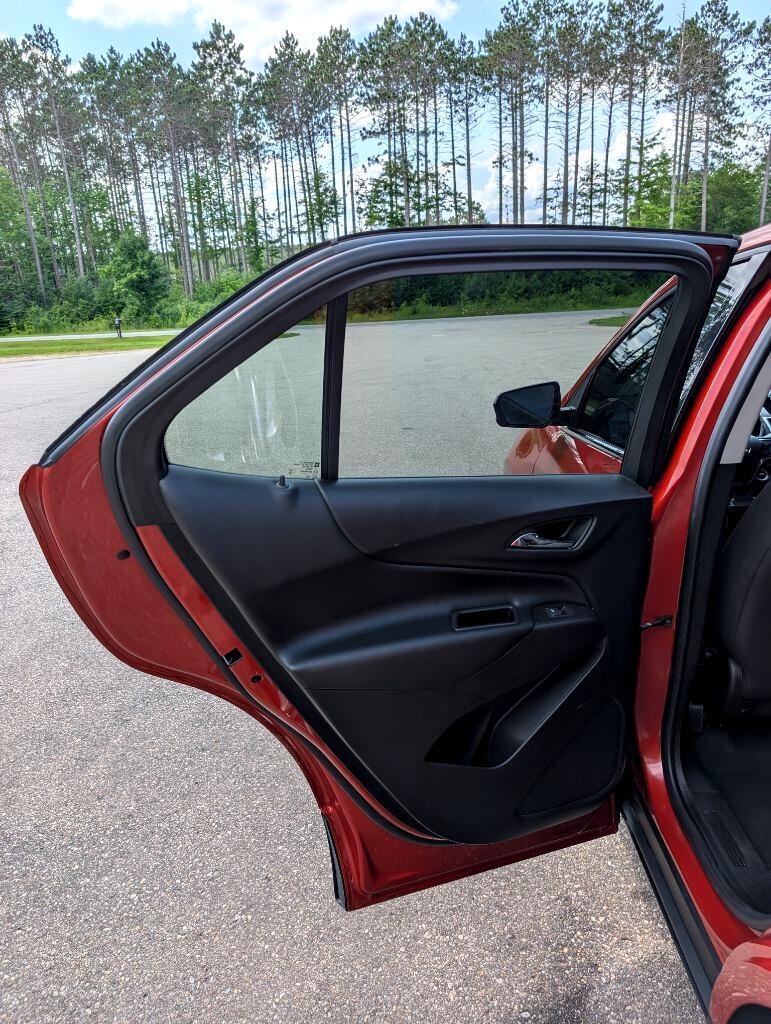 2020 Chevrolet Equinox LT photo 14