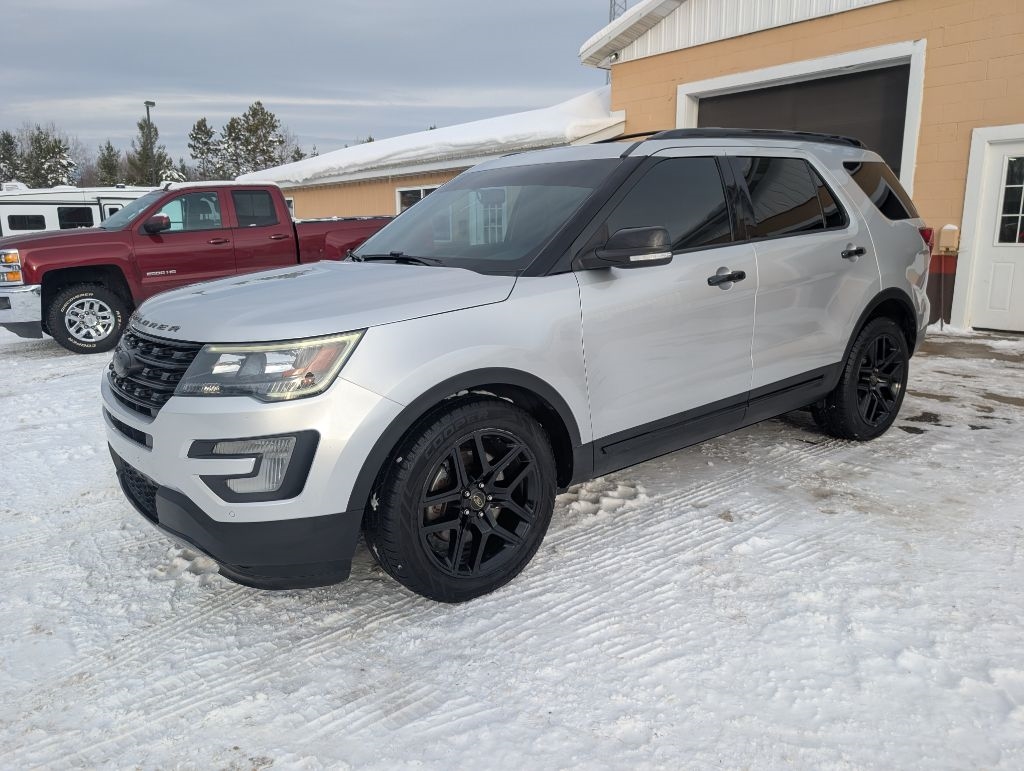 2016 Ford Explorer Sport's photo