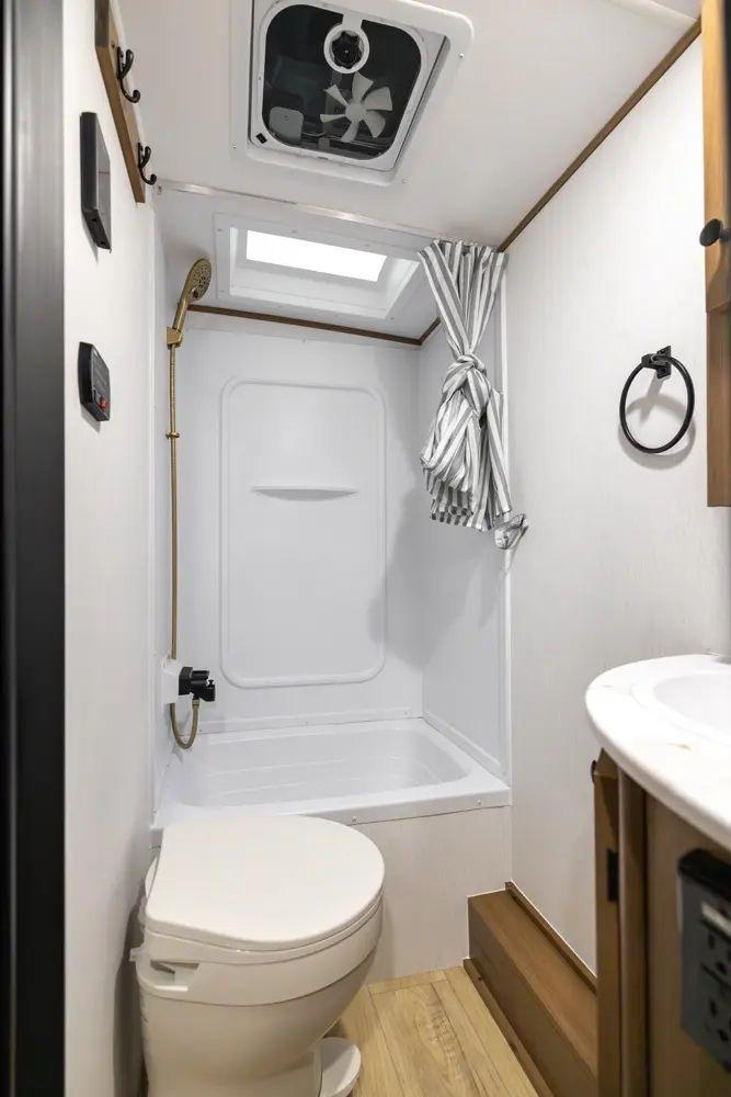Coachmen Apex  2026