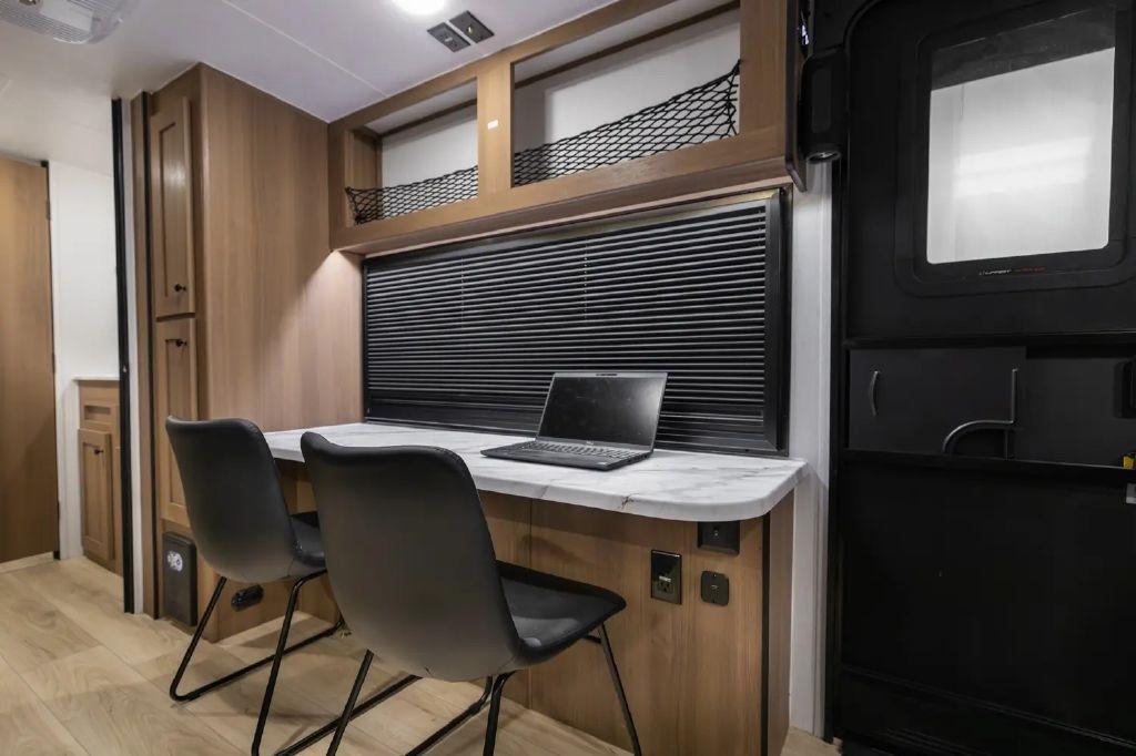 Coachmen Apex  2026