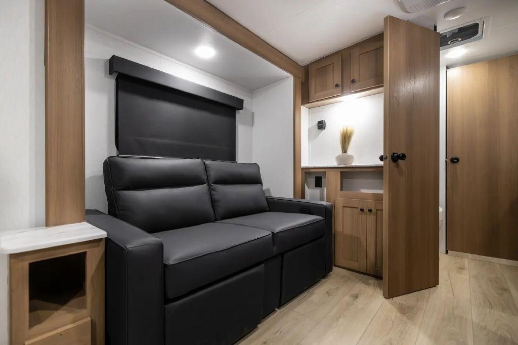 Coachmen Apex  2026