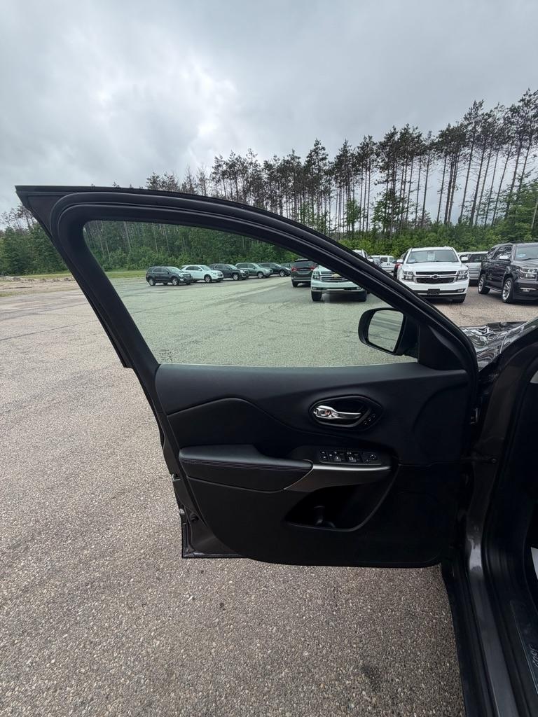 Jeep Cherokee  2019