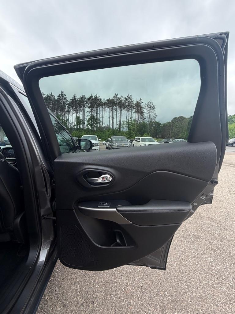 Jeep Cherokee  2019