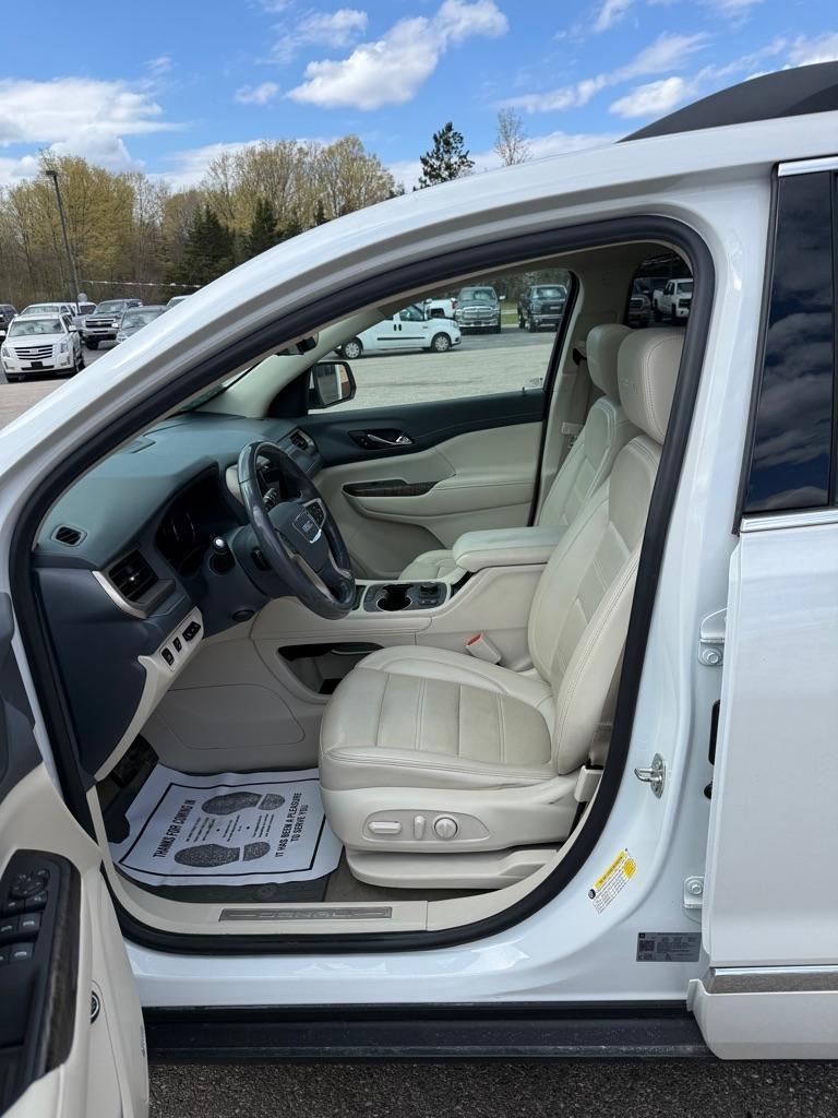 GMC Acadia  2021