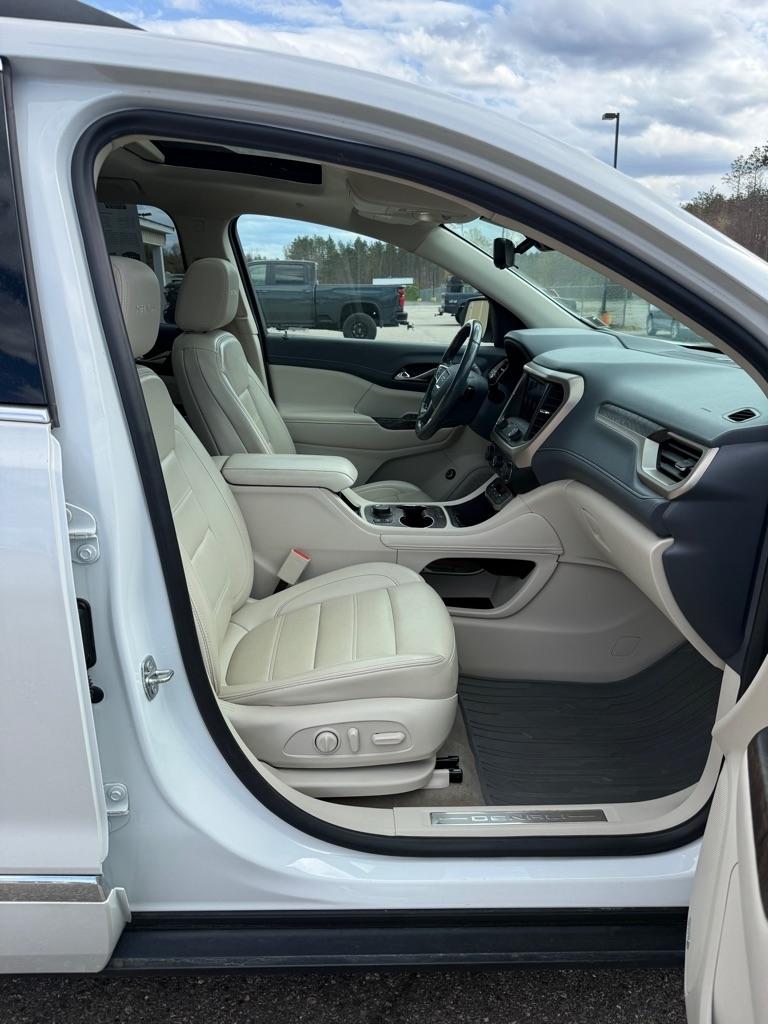 GMC Acadia  2021