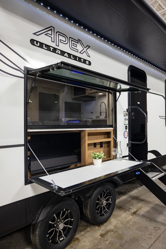 Coachmen Apex  2026