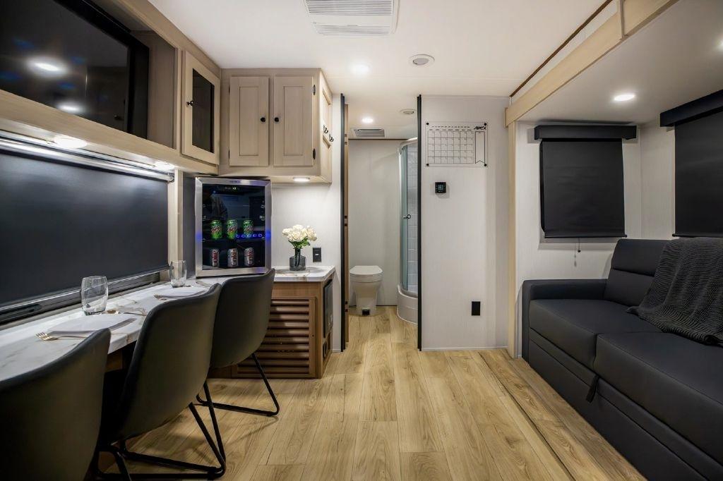 Coachmen Apex  2026