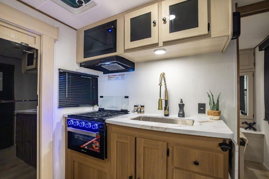 Coachmen Apex  2026