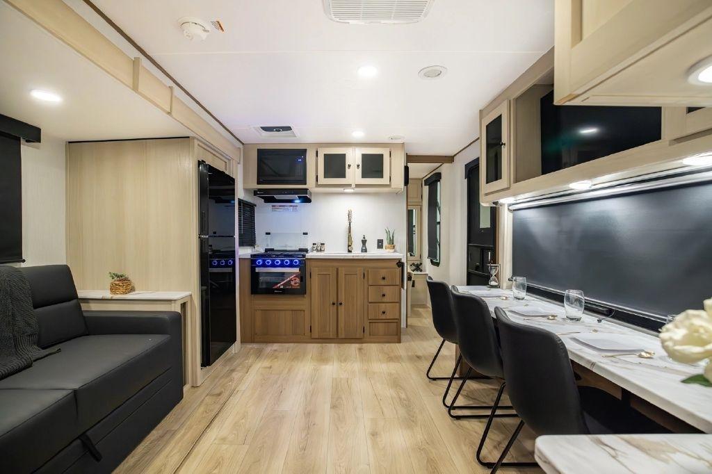 Coachmen Apex  2026