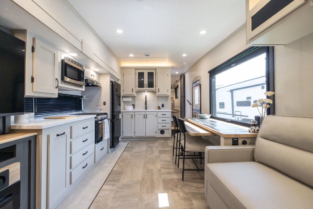 Coachmen Chaparral Lite  2026