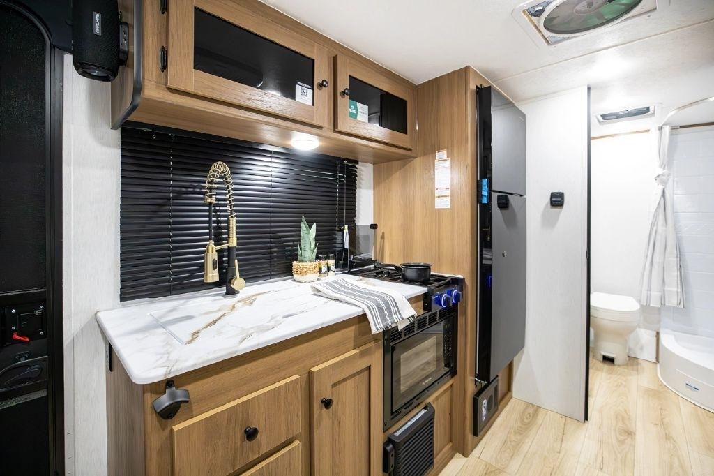 Coachmen Apex  2026