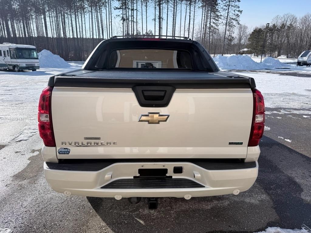 Chevrolet Avalanche  2011