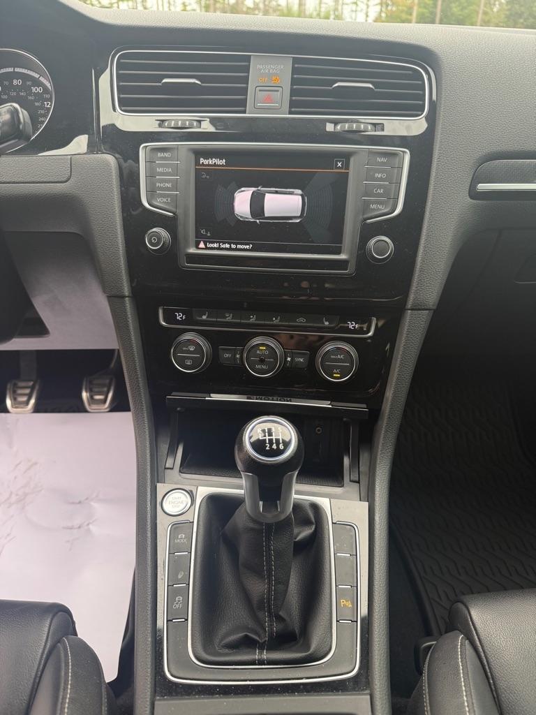 Volkswagen Golf R  2016