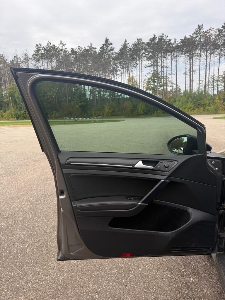 Volkswagen Golf R  2016