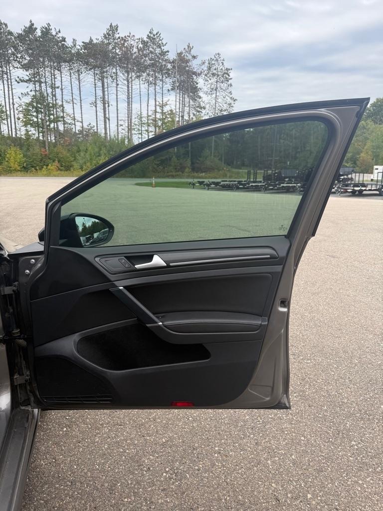 Volkswagen Golf R  2016