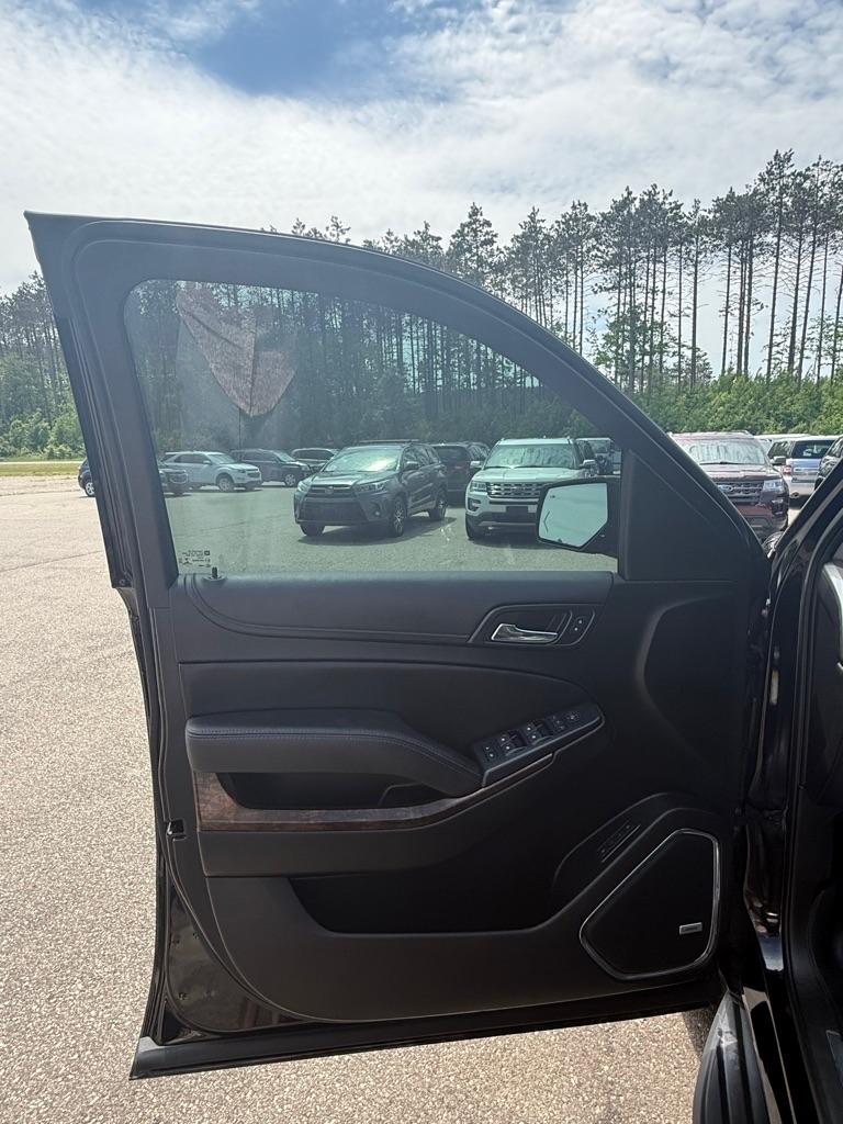 Chevrolet Suburban  2019