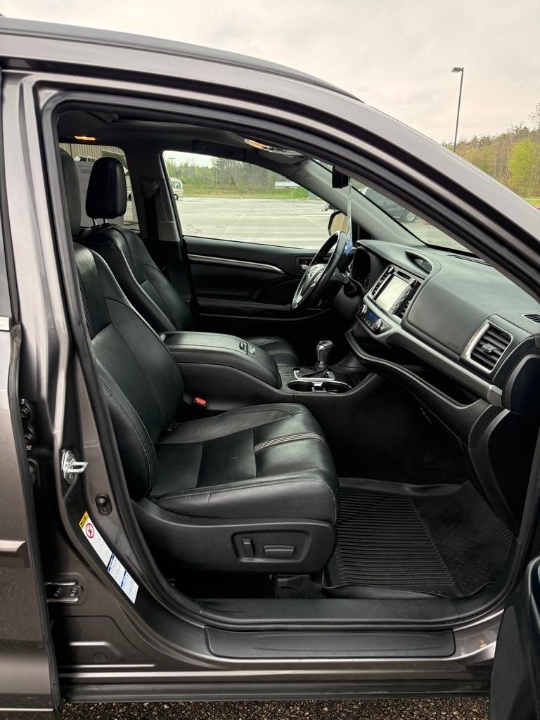 Toyota Highlander  2017