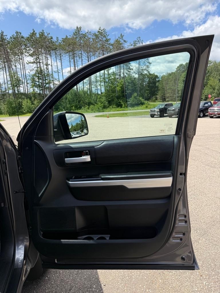 Toyota Tundra  2017