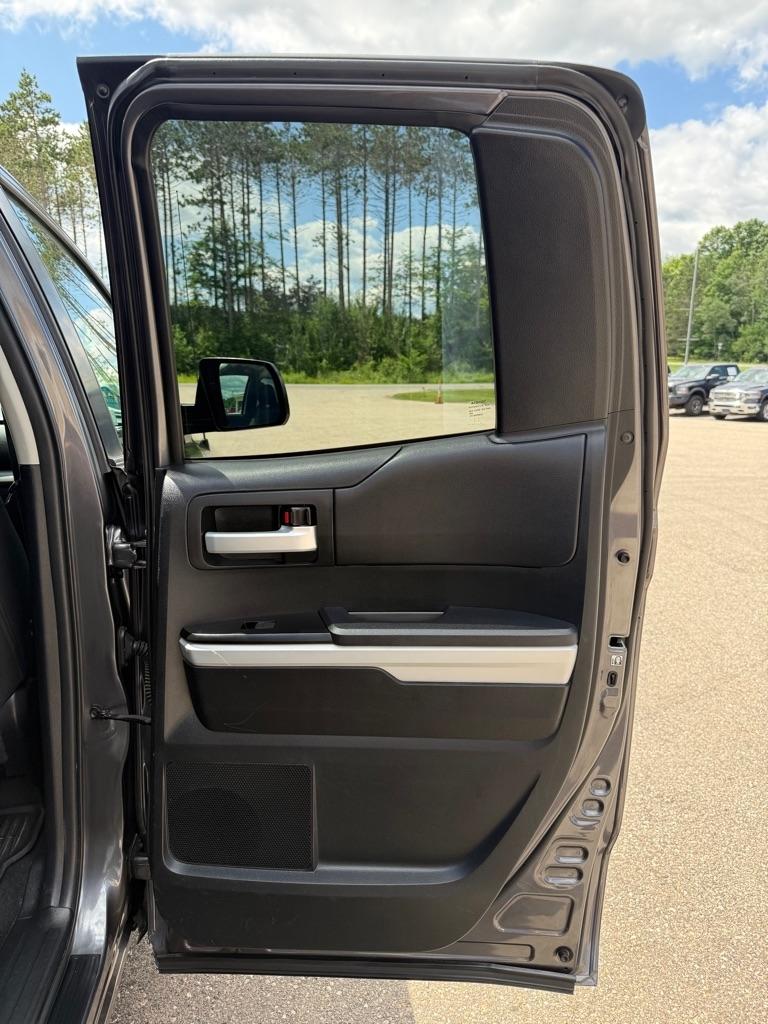 Toyota Tundra  2017