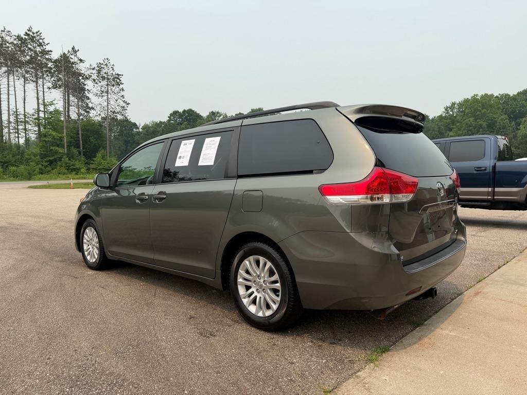 Toyota Sienna  2012