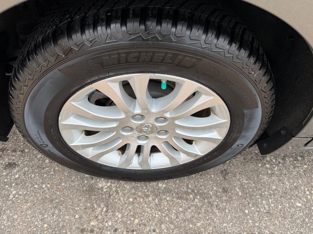 Toyota Sienna  2012