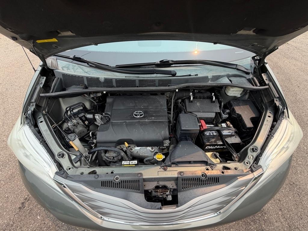 Toyota Sienna  2012