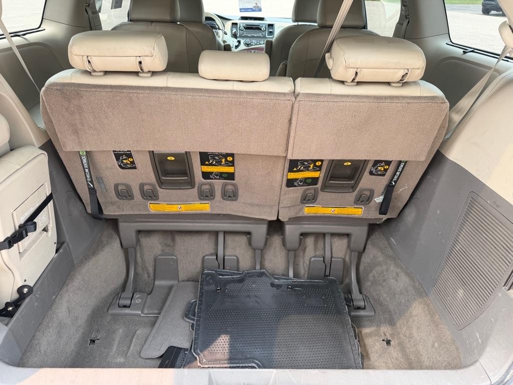 Toyota Sienna  2012