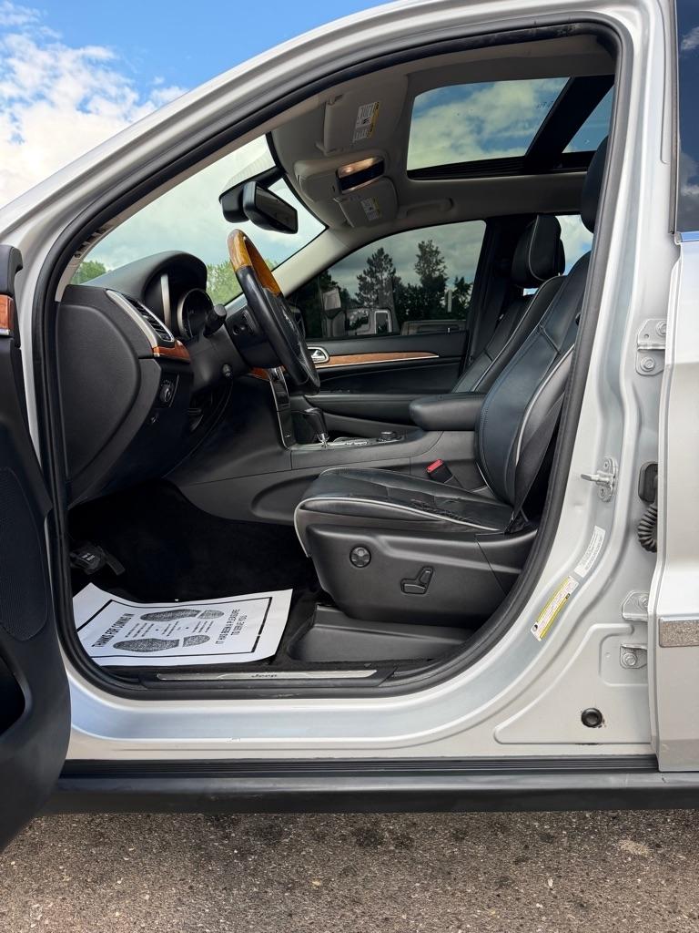 Jeep Grand Cherokee  2011