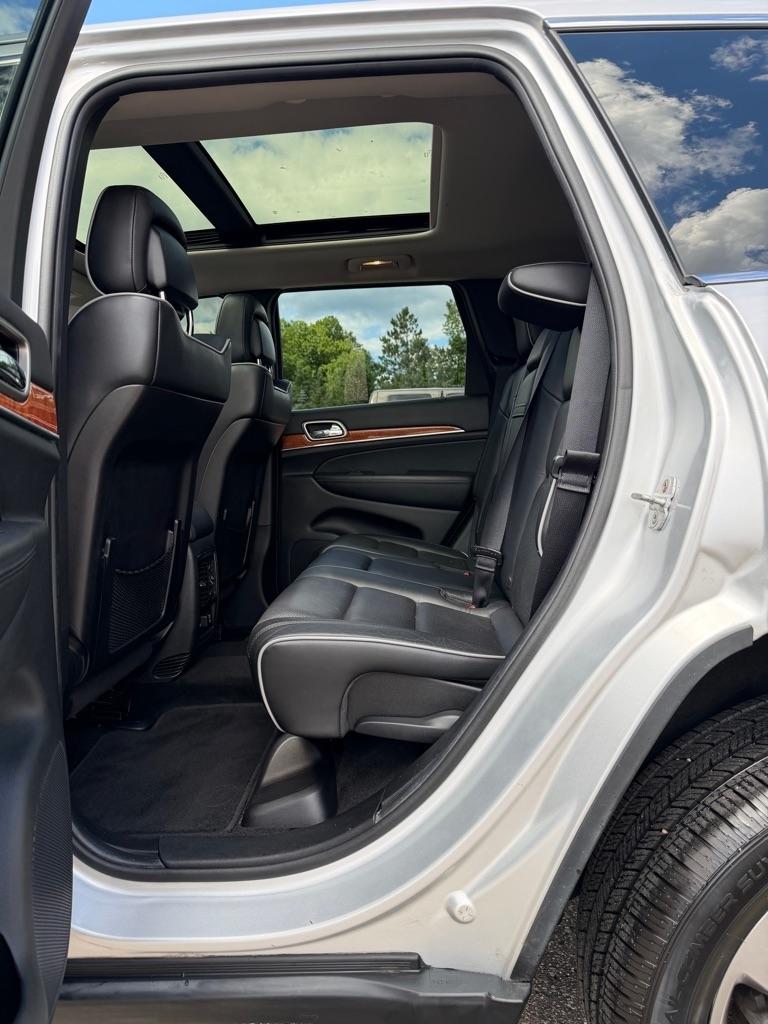 Jeep Grand Cherokee  2011